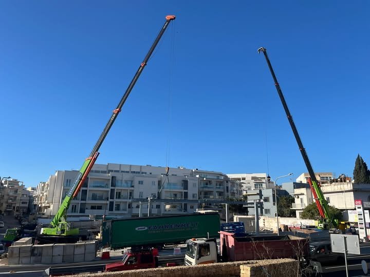 central-crane-hoist-hire-big-0