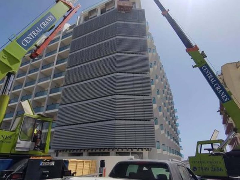 central-crane-hoist-hire-small-2