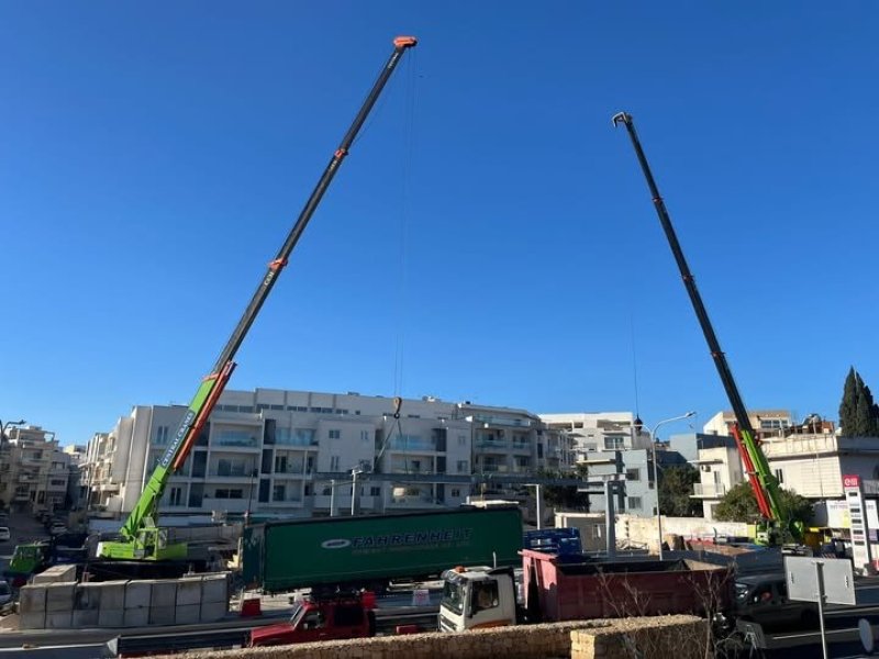 central-crane-hoist-hire-small-0